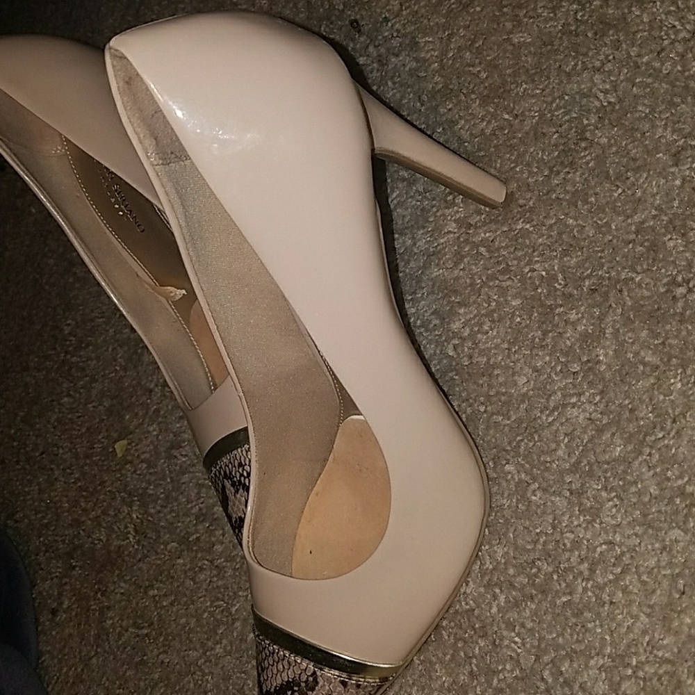 High Heels - Picture 4 of 6